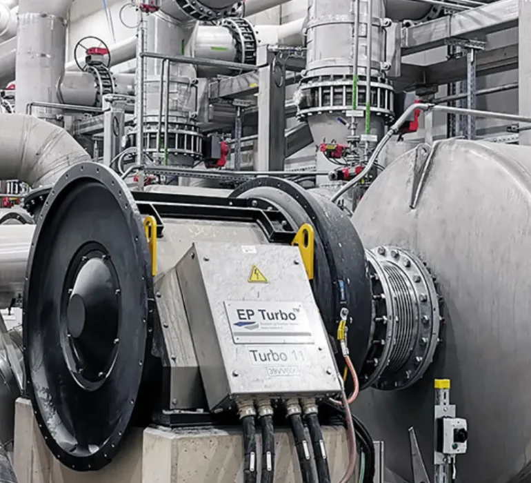 Oil filling station for vacuum pumps and industrial applications - Ultrahigh Vacuum Solutions LLP